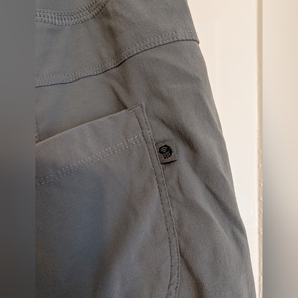 Mountain Hardwear Dynama 4in Short in Light Storm - Medium - Picture 7 of 10